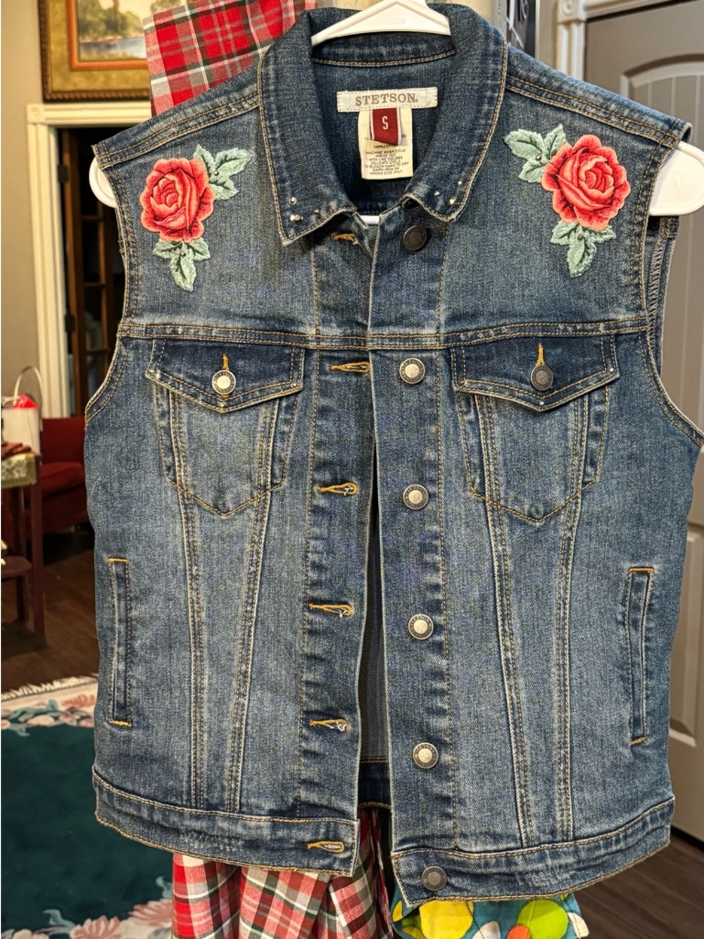 Stetson Embroidered Rose Denim Vest - Blue with Red Roses women’s small